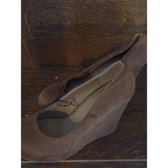 Rue 21 Wedge Heels Size 8/9 - Picture 2 of 6